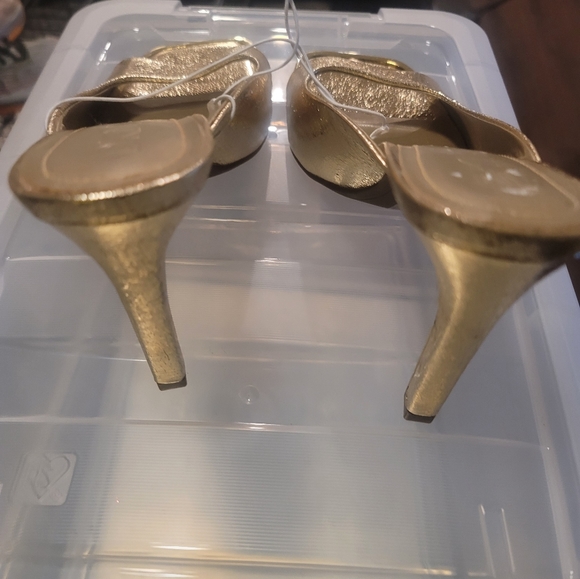 Heels - Picture 3 of 4